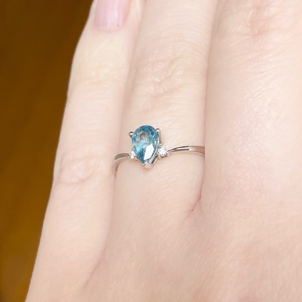 dainty deep blue aquamarine teardrop diamond 18k solid white gold solita… - Picture 4 of 10